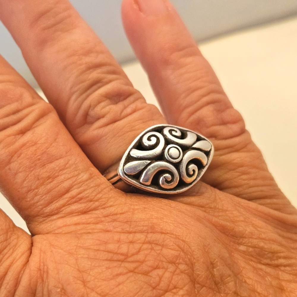 Vintage Brighton Ring, size 9